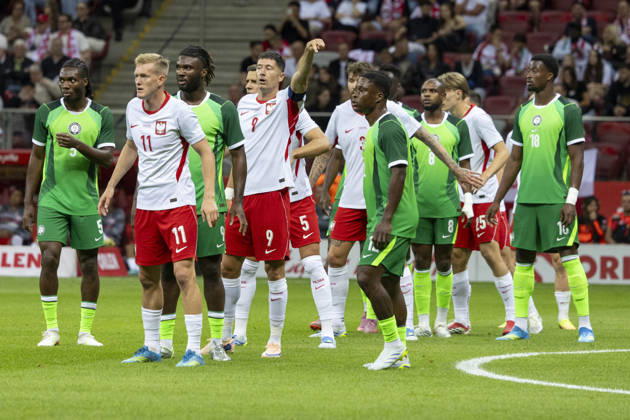 Fußball, Testspiel, Polen - Nigeria #3 Poland - Nigeria 03.06.2026 football, Warsaw, PGE National Stadium, FIFA , friendly international game match Poland - Nigeria ( mecz towarzyski, pilka nozna, Polska - Nigeria ) image shows: Igoh Ogbu (L) Karol Swiderski (2L) Robert Lewandowski (9) photo Katarzyna Plewczynska Fotostyk Copyright: xKatarzynaxPlewczynskax 20260603FCTKPKAPL7231