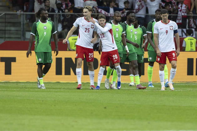 Fußball, Testspiel, Polen - Nigeria #5 Poland - Nigeria 03.06.2026 football, Warsaw, PGE National Stadium, FIFA , friendly international game match Poland - Nigeria ( mecz towarzyski, pilka nozna, Polska - Nigeria ) image shows: Kacper Potulski (25) Sebastian Szymanski (20) goal react (gol) photo Katarzyna Plewczynska Fotostyk Copyright: xKatarzynaxPlewczynskax 20260603FCTKPKAPL7542