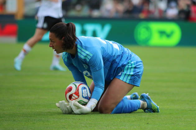 04.06.2026 Fußball Frauen 2025 2026 U23-Länderspiel Deutschland - Dänemark Alfred-Kunze-Sportpark Leipzig Maria Grohs (Deutschland, 23, blau.) Leipzig Sachsen Deutschland