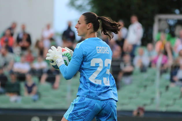 04.06.2026 Fußball Frauen 2025 2026 U23-Länderspiel Deutschland - Dänemark Alfred-Kunze-Sportpark Leipzig Maria Grohs (Deutschland, 23, blau) am Ball. Leipzig Sachsen Deutschland