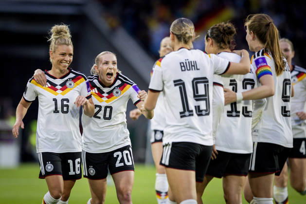 Cologne, Germany. 05th Jun 2026. Linda Dallmann, Elisa Senß (DFB) jubeln mit Carlotta Wamser Germany - Norway Deutschland - Norwegen 05.06.2026