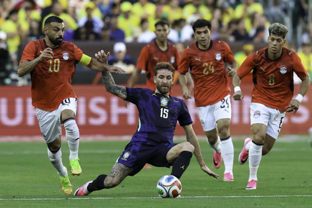 June 6, 2026: Brazil defender Lo o Pereira (15) is chased by a the Egypt team during the second half of the International Friendly, Länderspiel, Nationalmannschaft soccer match between Egypt and Brazil at Huntington Bank Field in Cleveland, Ohio. CSM SOCCER 2026: Egypt Vs Brazil JUN 6  - ZUMAc04_ 20260606_zma_c04_075 Copyright: xBrianxFisherx