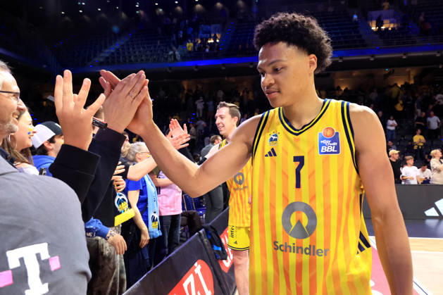 DEU, easyCredit BBL, ALBA vs. Bamberg, 09.06.2026, Max-Schmeling-Halle, Berlin, DEU, easyCredit BBL, ALBA vs. Bamberg, im Bild Jack Kayil( ALBA Berlin 7), ALBA-Fans, Fanblock,