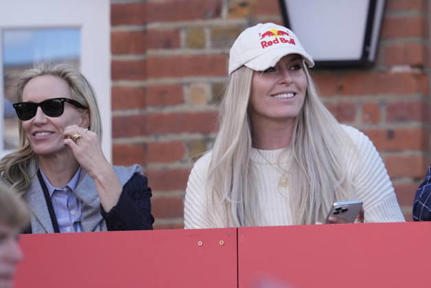 HSBC Championships - Day Two Lindsey Vonn, American alpine ski racer and three-time World Cup overall champion, watches Serena Williams and Victoria Mboko during their Round of 16 doubles match at The HSBC Championships 2026 Women s tennis tournament at The Queen s Club in London, England, on June 9, 2026. London Greater London United Kingdom  Copyright: xOwenxHammondx originalFilename:hammond-thehsbcc260609_npOyK.jpg