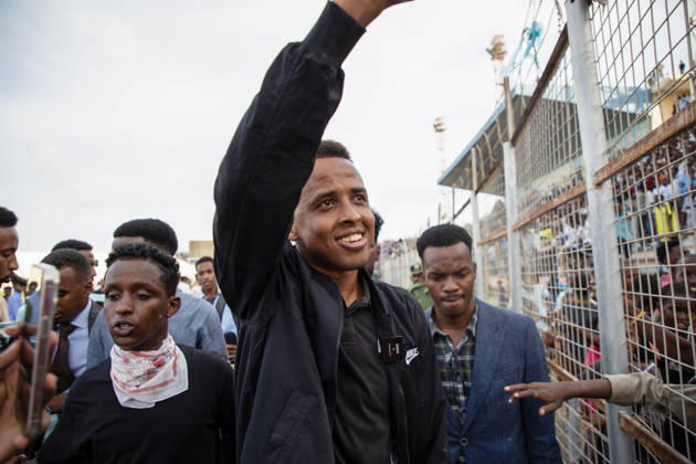Somali referee Artan greeted by fans after being denied US entry for World Cup MOGADISHU, SOMALIA - JUNE 10: Somali referee Omar Abdulkadir Artan greets fans who show support for him, after he was denied entry into the United States where he had traveled to take part in the World Cup organization and was forced to return to his country, in Mogadishu, Somalia on June 10, 2026. Abuukar Mohamed Muhidin Anadolu Mogadishu Somalia. Editorial use only. Please get in touch for any other usage.  Copyright: x2026xAnadoluxAbuukarxMohamedxMuhidinx