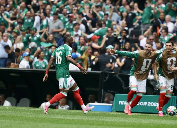 MEXICO CITY, MEXICO - JUNE 11: Julian Quinones 16 of Team Mexico celebrates scoring with teammates during the group A match between Mexico and South Africa at the 2026 FIFA World Cup, WM, Weltmeisterschaft, Fussball at Mexico City Stadium on June 11, 2026 in Mexico City, Mexico.  Copyright: xVCGx 111647672227