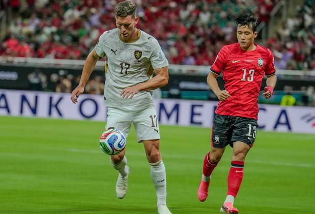 South Korea v Czechia - FIFA World Cup, WM, Weltmeisterschaft, Fussball 2026 - Group A ZAPOPAN, MEXICO - JUNE 11: Lukas Provod (17) of Czechia in action against Lee Tae-seok (13) of South Korea during the 2026 FIFA World Cup First Stage Group A match between South Korea and Czechia at Estadio Akron (Guadalajara Stadium) in Zapopan, Guadalajara, Mexico on June 11, 2026. Luciano Gonzalez Anadolu Zapopan Mexico. Editorial use only. Please get in touch for any other usage. Copyright: x2026xAnadoluxLucianoxGonzalezx
