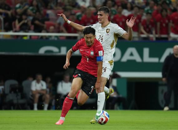 South Korea v Czechia - FIFA World Cup, WM, Weltmeisterschaft, Fussball 2026 - Group A ZAPOPAN, MEXICO - JUNE 11: Son Heung-min of South Korea in action against Alexandr Sojka (24) of Czechia during the 2026 FIFA World Cup First Stage Group A match between South Korea and Czechia at Estadio Akron (Guadalajara Stadium) in Zapopan, Guadalajara, Mexico on June 11, 2026. Luciano Gonzalez Anadolu Zapopan Mexico. Editorial use only. Please get in touch for any other usage. Copyright: x2026xAnadoluxLucianoxGonzalezx