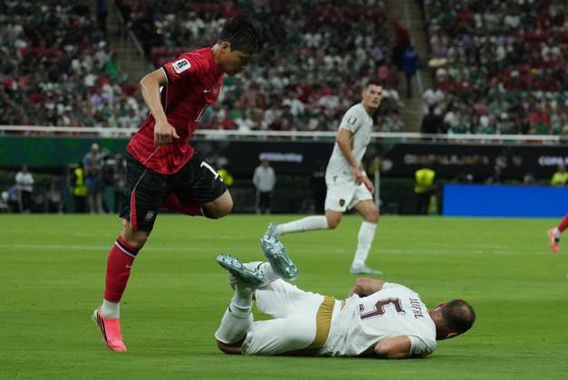 South Korea v Czechia - FIFA World Cup, WM, Weltmeisterschaft, Fussball 2026 - Group A ZAPOPAN, MEXICO - JUNE 11: Lee Tae-seok (L) of South Korea in action against Vladimir Coufal (5) of Czechia during the 2026 FIFA World Cup First Stage Group A match between South Korea and Czechia at Estadio Akron (Guadalajara Stadium) in Zapopan, Guadalajara, Mexico on June 11, 2026. Luciano Gonzalez Anadolu Zapopan Mexico. Editorial use only. Please get in touch for any other usage. Copyright: x2026xAnadoluxLucianoxGonzalezx