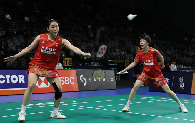 (260612) -- SYDNEY, June 12, 2026 -- Jia Yifan (L) Zhang Shuxian compete during the women s doubles quarterfinal match between Jia Yifan Zhang Shuxian of China and Hsu Ya Ching Sung Yu-Hsuan of Chinese Taipei at the Australian Badminton Open 2026 in Sydney, Australia, June 12, 2026. ) (SP)AUSTRALIA-SYDNEY-BADMINTON-AUSTRALIAN OPEN-WOMEN S DOUBLES GongxBing 