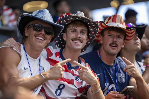 June 12, 2026, Los Angeles, California, USA: Soccer fans are seen before the FIFA World Cup, WM, Weltmeisterschaft, Fussball Group D soccer match the United States and the Paraguay at SoFi Stadium in Inglewood, Calif., Friday, June 12, 2026. Los Angeles USA - ZUMAc68_ 20260612_zaf_c68_006 Copyright: xRingoxChiux