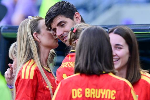 Belgium s goalkeeper Thibaut Courtois and his wife Mishel Gerzig pictured after a soccer game between Belgian national team, Nationalteam Red Devils and Egypt, on Monday 15 June 2026 in Seattle, the first game in the group stage of the FIFA World Cup, WM, Weltmeisterschaft, Fussball 2026 in the United States of America. The Diables Rouges - Rode Duivels were drawn into Group G. DIRKxWAEM x177816960x
