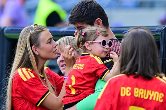 Belgium s goalkeeper Thibaut Courtois and his wife Mishel Gerzig and their daughter Ellie pictured after a soccer game between Belgian national team, Nationalteam Red Devils and Egypt, on Monday 15 June 2026 in Seattle, the first game in the group stage of the FIFA World Cup, WM, Weltmeisterschaft, Fussball 2026 in the United States of America. The Diables Rouges - Rode Duivels were drawn into Group G. DIRKxWAEM x177818116x