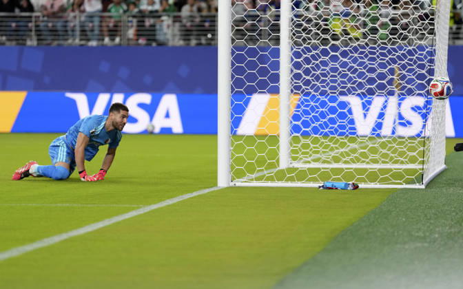 (260623) -- SAN FRANCISCO, June 23, 2026 -- Luca Zidane, goalkeeper of Algeria, reacts after team Jordan scored a goal during the group J match between Jordan and Algeria at the 2026 FIFA World Cup, WM, Weltmeisterschaft, Fussball at San Francisco Bay Area Stadium in San Francisco, the United States, June 22, 2026. (Photo by Xinhua) (SP)U.S.-SAN FRANCISCO-FOOTBALL-FIFA WORLD CUP-GROUP J-JOR VS ALG SunxYuxuan