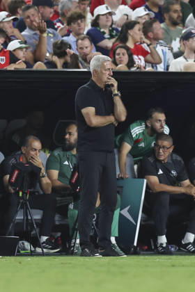 KANSAS CITY, MO - JUNE 27: Vladimir Petkovic of Algeria in the second half of the FIFA World Cup, WM, Weltmeisterschaft, Fussball 2026 Group J match between Algeria and Austria on June 27, 2026 at Kansas City Stadium in Kansas City, MO. (Photo by Scott Winters Icon Sportswire) SOCCER: JUN 27 FIFA World Cup 26 Group J - Algeria vs Austria EDITORIAL USE ONLY Icon2606270804