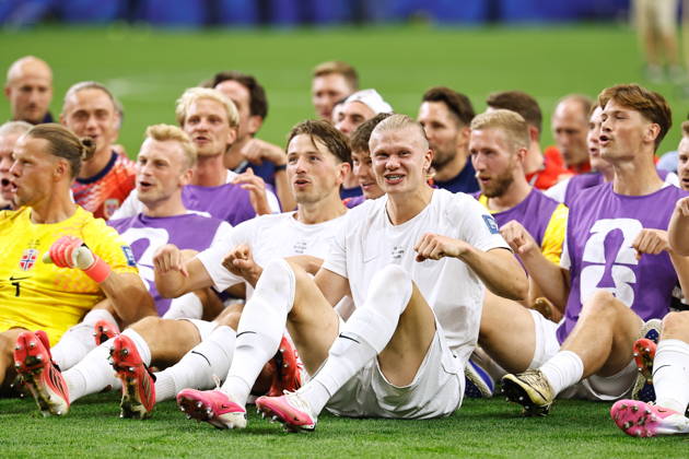 Sport Bilder des Tages #3 Erling Haaland (NOR), JUNE 30, 2026 - Football Soccer : Haaland celebrates their victory with a Viking performance after the FIFA World Cup, WM, Weltmeisterschaft, Fussball 2026 R32 match between Cote D Ivoire - Norwey at the Dallas Stadium in Arlington, United States. Noxthirdxpartyxsales  aflo_336422857 MutsuxKawamorix
