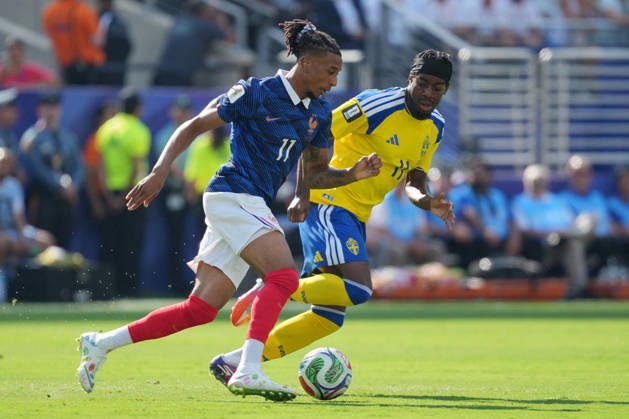 2026 World Cup - France v Sweden Michael Olise of France challenges Anthony Elanga of Sweden during the France vs. Sweden FIFA World Cup, WM, Weltmeisterschaft, Fussball match in New York, NY, USA on June 30, 2026. Photo by IPA ABACAPRESS.COM New York  Copyright: xIPAxSport ABACAx