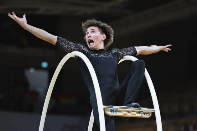 Sport Bilder des Tages Wheel Gymnastics World Championships 2026 Rhönrad Weltmeisterschaft 2026. Deutschland, Göttingen am 01. Juli 2026: Tag eins der Weltmeisterschaft in Rhönrad mit über 250 Athletinnen und Athleten aus 17 Nationen. Im Bild: Finnischer Rhönrad Turner Bero Schröter bei der Geradeturnen Disziplin (Straight-line).