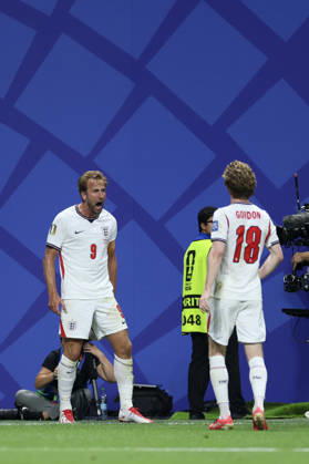 England v Congo DR: Round Of 32 - FIFA World Cup, WM, Weltmeisterschaft, Fussball 2026 Harry Kane of England and Anthony Gordon of England celebrate 2nd goal during the FIFA World Cup 2026 Round Of 32 match between England and Congo DR at Atlanta Stadium on July 1, 2026 in Atlanta, United States. Atlanta Atlanta Stadium GA United States Copyright: xAllstarxPicturexLibraryxLtdx