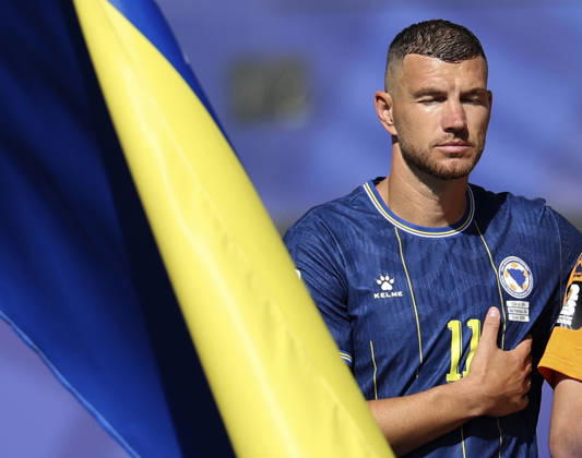 (260702) -- SAN FRANCISCO, July 2, 2026 -- Edin Dzeko of Bosnia and Herzegovina sings the national anthem before the round of 32 match between the United States and Bosnia and Herzegovina at the 2026 FIFA World Cup, WM, Weltmeisterschaft, Fussball at San Francisco Bay Area Stadium in San Francisco, the United States, July 1, 2026. ) (SP)U.S.-SAN FRANCISCO-FOOTBALL-FIFA WORLD CUP-ROUND OF 32-USA VS BIH CaoxCan 