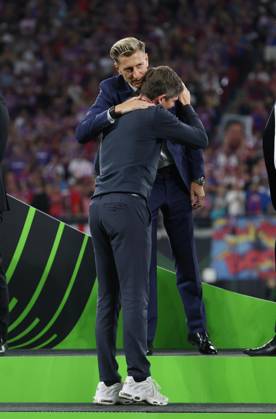 . - Crystal Palace v Rayo Vallecano, UEFA Conference League Final 2026, Red Bull Arena, Leipzig, Germany, 27th May 2026. Daniel Weir Crystal Pix Oliver Glasner manager of Crystal Palace is congratulated by Steve Parish co owner of Crystal Palace after winning the UEFA Conference League Final 2026. - Crystal Palace v Rayo Vallecano, UEFA Conference League Final 2026, Red Bull Arena, Leipzig, Germany, 27th May 2026. Daniel Weir Crystal Pix Leipzig Red Bull Arena Germany Copyright: xDanielxWeirx CP_Crystal_Palace_Rayo_Vallecano_270526_DW16