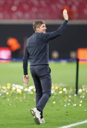 . - Crystal Palace v Rayo Vallecano, UEFA Conference League Final 2026, Red Bull Arena, Leipzig, Germany, 27th May 2026. Daniel Weir Crystal Pix Oliver Glasner manager of Crystal Palace waves towards the Crystal Palace fans after winning the UEFA Conference League final 2026 in his final match as manager. - Crystal Palace v Rayo Vallecano, UEFA Conference League Final 2026, Red Bull Arena, Leipzig, Germany, 27th May 2026. Daniel Weir Crystal Pix Leipzig Red Bull Arena Germany Copyright: xDanielxWeirx CP_Crystal_Palace_Rayo_Vallecano_270526_DW22