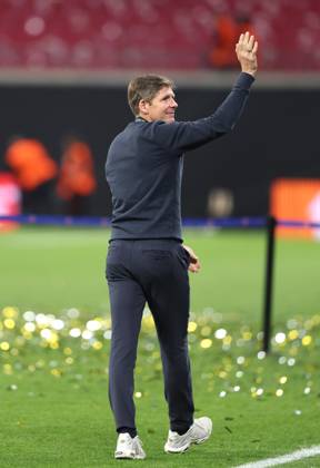 . - Crystal Palace v Rayo Vallecano, UEFA Conference League Final 2026, Red Bull Arena, Leipzig, Germany, 27th May 2026. Daniel Weir Crystal Pix Oliver Glasner manager of Crystal Palace waves towards the Crystal Palace fans after winning the UEFA Conference League final 2026 in his final match as manager. - Crystal Palace v Rayo Vallecano, UEFA Conference League Final 2026, Red Bull Arena, Leipzig, Germany, 27th May 2026. Daniel Weir Crystal Pix Leipzig Red Bull Arena Germany Copyright: xDanielxWeirx CP_Crystal_Palace_Rayo_Vallecano_270526_DW23