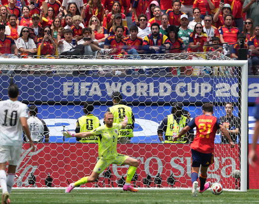 (260703) -- LOS ANGELES, July 3, 2026 -- Mikel Oyarzabal (R) of Spain scores during the round of 32 match between Spain and Austria at the 2026 FIFA World Cup, WM, Weltmeisterschaft, Fussball at Los Angeles Stadium in Los Angeles, the United States, July 2, 2026. ) (SP)U.S.-LOS ANGELES-FOOTBALL-FIFA WORLD CUP-ROUND OF 32-ESP VS AUT HuangxZongzhi 