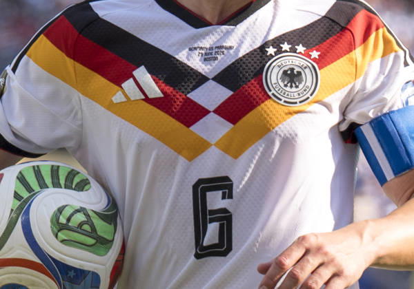 Nahaufnahme vom Trikot von Joshua Kimmich (Germany, 6). Details auf dem Adidas Trikot. Spielpaarung und Adidas Logo. DFB Logo FIFA World Cup, WM, Weltmeisterschaft, Fussball 2026: Deutschland v Paraguay 29 June 2026, FIFA World Cup 2026: Germany v Paraguay (Round of 32) at Boston Stadium in Foxborough, Massachusetts, USA Copyright: HMBxMedia xMarcoxBader
