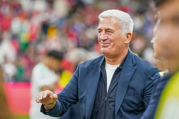 Kanada: Fußball FIFA World Cup, WM, Weltmeisterschaft, Fussball 2026 Sechzehntelfinale - Schweiz vs Algerien - BC Place Stadium Vancouver: Vladimir PetkoviÄ‡ Vladimir Petkovic (Trainer Algerien) wurde vor Anpfiff von zahlreichen Spielern seines ehemaligen Schweizer Teams begrüßt Copyright: xJOERANxSTEINSIEKx