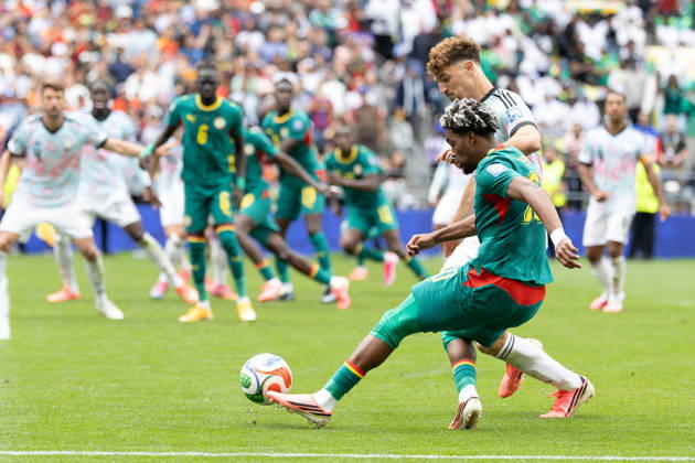 July 1, 2026, Seattle, Washington, USA: Senegal forward Ibrahim Mbaye (20) try to take the ball by Belgium defender Thomas Meunier (15) in overtime of the game Belgium national team, Nationalteam vs Senegal National Team for the FIFA World Cup, WM, Weltmeisterschaft, Fussball match, at Seattle Stadium. Seattle USA - ZUMAl181 20260701_zsp_l181_192 Copyright: xMelissaxLevinx