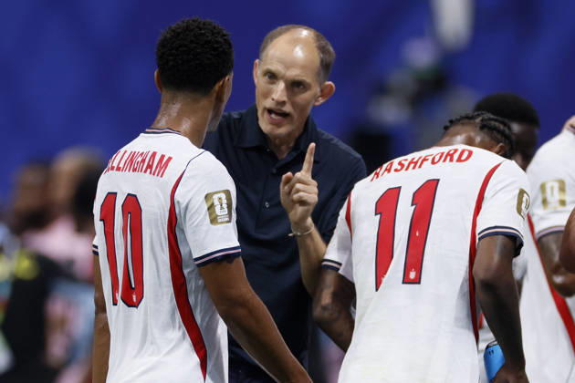 England v Congo DR: Round Of 32 - FIFA World Cup, WM, Weltmeisterschaft, Fussball 2026 Thomas Tuchel, Head coach of England speaks to Jude Bellingham of England in the hydration break during the FIFA World Cup 2026 Round Of 32 match between England and Congo DR at Atlanta Stadium on July 1, 2026 in Atlanta, United States. Atlanta Atlanta Stadium GA United States Copyright: xAllstarxPicturexLibraryxLtdx