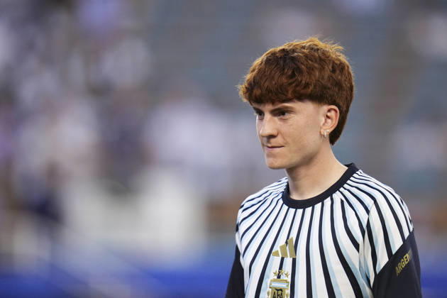 Argentina v Cabo Verde: Round of 32 - FIFA World Cup, WM, Weltmeisterschaft, Fussball 2026 Valentin Barco of Argentina looks on during the FIFA World Cup 2026 Round Of 32 match between Argentina and Cabo Verde at Miami Stadium on July 3, 2026 in Miami Gardens, United States. Miami Gardens FL United States  Copyright: xJosexBretonx originalFilename:bretonhernandez-argentin260703_np5AA.jpg