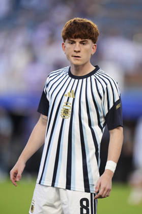 Argentina v Cabo Verde: Round of 32 - FIFA World Cup, WM, Weltmeisterschaft, Fussball 2026 Valentin Barco of Argentina warms up during the FIFA World Cup 2026 Round Of 32 match between Argentina and Cabo Verde at Miami Stadium on July 3, 2026 in Miami Gardens, United States. Miami Gardens FL United States  Copyright: xJosexBretonx originalFilename:bretonhernandez-argentin260703_npPex.jpg