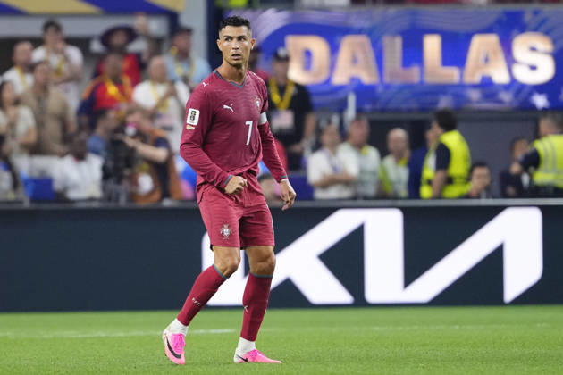 Portugal v Spain: Round of 16 - FIFA World Cup, WM, Weltmeisterschaft, Fussball 2026 Cristiano Ronaldo of Portugal looks on during the FIFA World Cup 2026 Round Of 16 match between Portugal and Spain at Dallas Stadium on July 6, 2026 in Arlington, United States. Arlington TX United States  Copyright: xJosexBretonx originalFilename:bretonhernandez-portugal260706_npVpU.jpg