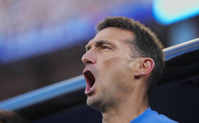 (260712) -- KANSAS CITY, July 12, 2026 -- Lionel Scaloni, head coach of Argentina is seen before the quarter final match between Argentina and Switzerland at the 2026 FIFA World Cup, WM, Weltmeisterschaft, Fussball at the Kansas City Stadium in Kansas City, the United States, July 11, 2026. ) (SP)U.S.-KANSAS CITY-FOOTBALL-FIFA WORLD CUP-QUARTER FINAL-ARG VS SUI XuxChang