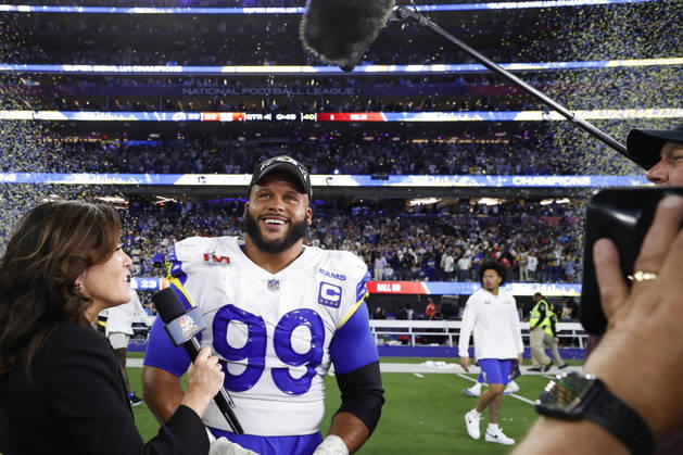 USA AMERICAN FOOTBALL SUPER BOWL LVI Los Angeles Rams at Cincinnati Bengals epa09754497 Los Angeles Rams defensive end Aaron Donald tears up as he does a post-game interview after the Los Angeles Rams defeated the Cincinnati Bengals to win Super Bowl LVI at SoFi Stadium in Inglewood, California, USA, 13 February 2022. The annual Super Bowl is the Championship game of the NFL, American Football Herren, USA between the AFC Champion and the NFC Champion and has been held every year since January of 1967. Inglewood United States  Copyright: xJOHNxG.xMABANGLOx