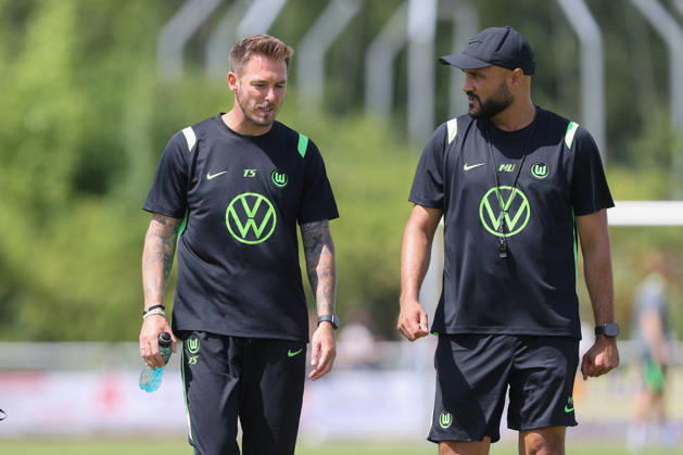 11.07.2026, xtgx, Fussball Testspiel, FSV Schöningen - VfL Wolfsburg emspor, v.l. Tobias Strobl (Wolfsburg, Trainer), Co Trainer Murat Ural (DFL DFB REGULATIONS PROHIBIT ANY USE OF PHOTOGRAPHS as IMAGE SEQUENCES and or QUASI-VIDEO) Schöningen
