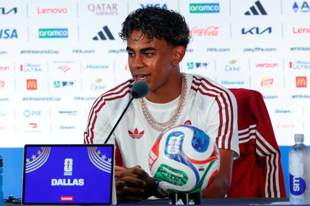 July 13, 2026, Arlington, Texas, USA: Spain forward LAMINE YAMAL (19) speaks to members of the media during a press conference, PK, Pressekonferenz at Dallas Stadium ahead of their semifinal match against France at the 2026 FIFA World Cup, WM, Weltmeisterschaft, Fussball Arlington USA - ZUMAa325 20260713_zsa_a325_024 Copyright: xDavidxBalleringxIix