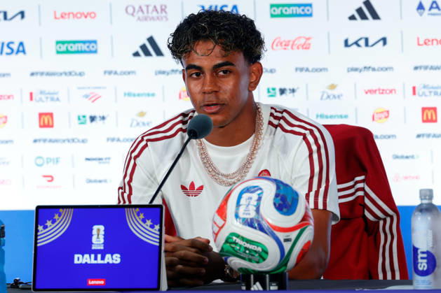 July 13, 2026, Arlington, Texas, USA: Spain forward LAMINE YAMAL (19) speaks to members of the media during a press conference, PK, Pressekonferenz at Dallas Stadium ahead of their semifinal match against France at the 2026 FIFA World Cup, WM, Weltmeisterschaft, Fussball Arlington USA - ZUMAa325 20260713_zsa_a325_037 Copyright: xDavidxBalleringxIix