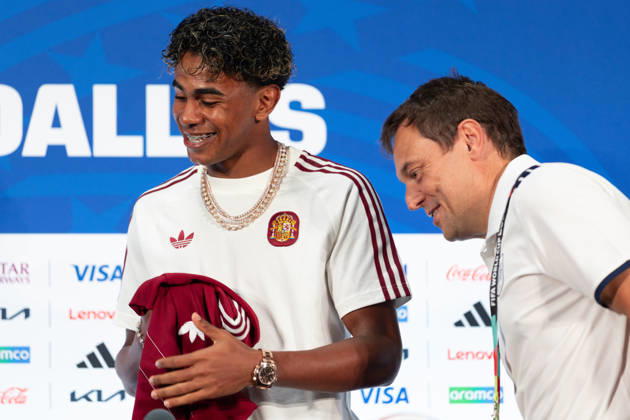 July 13, 2026, Arlington, Texas, USA: Spain forward LAMINE YAMAL laughs during a press conference, PK, Pressekonferenz prior to a 2026 FIFA World Cup, WM, Weltmeisterschaft, Fussball semifinal match between France and Spain at Dallas Stadium in Arlington, Texas. Arlington USA - ZUMAh193 20260713_zsp_h193_012 Copyright: xDanielxMcGregor-Huyerx