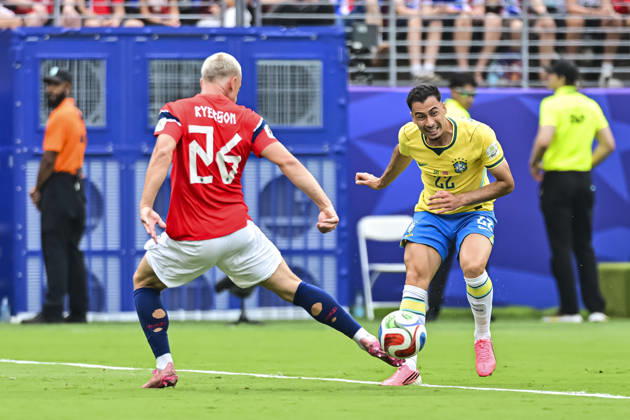 Brazil v Norway: Round of 16 - FIFA World Cup, WM, Weltmeisterschaft, Fussball 2026 New Jersey, United States - 5 July: Gabriel Martinelli of Brazil (R) plays against Julian Ryerson of Norway (L) during the FIFA World Cup 2026 Round Of 16 match between Brazil and Norway at New York New Jersey Stadium on July 5, 2026 in East Rutherford, United States East Rutherford New York New Jersey Stadium New Jersey United States Copyright: xLatinxSportxImagesx