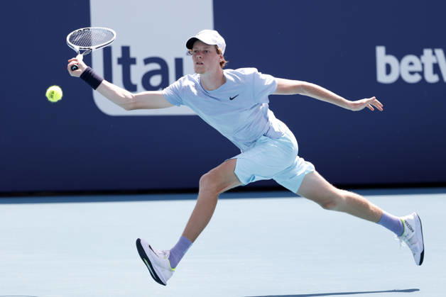 USA TENNIS MIAMI OPEN Miami Open tennis tournament epa09116126 Jannik Sinner of Italy in action against Jannik Sinner of Italy during their Men s Singles Finals match at the Miami Open tennis tournament in Miami Gardens, Florida, USA, 04 April 2021. MIAMI United States  Copyright: xRHONAxWISEx