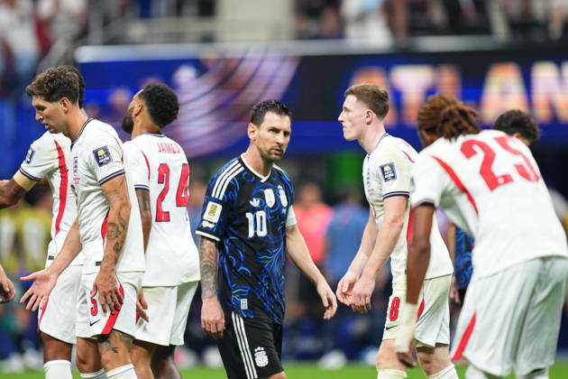 England v Argentina - FIFA World Cup, WM, Weltmeisterschaft, Fussball 2026 - Semi Finals ATLANTA, GEORGIA - JULY 15: Argentina’s Lionel Messi (10) walks past England’s Reece James (24) and Elliot Anderson (8) during the 2026 FIFA World Cup semifinal match between England and Argentina at Atlanta Stadium in Atlanta, Georgia, United States, on July 15, 2026. Evrim Aydin Anadolu Georgia United States. Editorial use only. Please get in touch for any other usage. Copyright: x2026xAnadoluxEvrimxAydinx