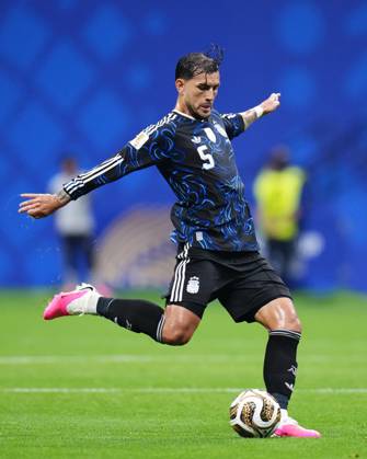 England v Argentina - FIFA World Cup, WM, Weltmeisterschaft, Fussball 2026 - Semi Finals ATLANTA, GEORGIA - JULY 15: Leandro Paredes of Argentina kicks the ball during the 2026 FIFA World Cup semifinal match between England and Argentina at Atlanta Stadium in Atlanta, Georgia, United States, on July 15, 2026. Jose Hernandez Anadolu Georgia United States. Editorial use only. Please get in touch for any other usage. Copyright: x2026xAnadoluxJosexHernandezx