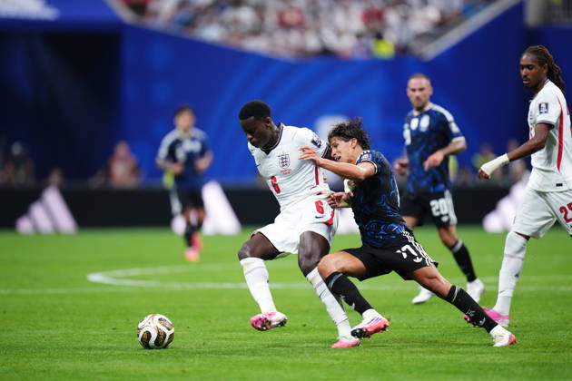 England v Argentina - FIFA World Cup, WM, Weltmeisterschaft, Fussball 2026 - Semi Finals ATLANTA, GEORGIA - JULY 15: Giuliano Simeone of Argentina and Marc Guehi of England compete for the ball during the 2026 FIFA World Cup semifinal match between England and Argentina at Atlanta Stadium in Atlanta, Georgia, United States, on July 15, 2026. Jose Hernandez Anadolu Georgia United States. Editorial use only. Please get in touch for any other usage. Copyright: x2026xAnadoluxJosexHernandezx