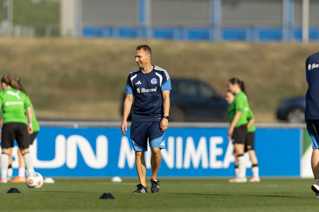 Fußball I Frauen I Testspiel I FC Schalke 04 - Borussia Mönchengladbach I 16.07.2026 Stefan Colmsee (Trainer, FC Schalke 04) Gelsenkirchen Am Parkstadion Nordrhein-Westfalen Deutschland Copyright: xLobeca CedricxSiefkerx