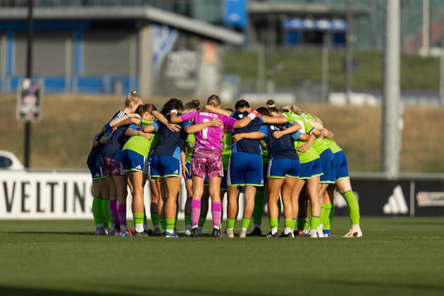 Fußball I Frauen I Testspiel I FC Schalke 04 - Borussia Mönchengladbach I 16.07.2026 Team FC Schalke 04 - Kreis vor Anpfiff. Gelsenkirchen Am Parkstadion Nordrhein-Westfalen Deutschland Copyright: xLobeca CedricxSiefkerx