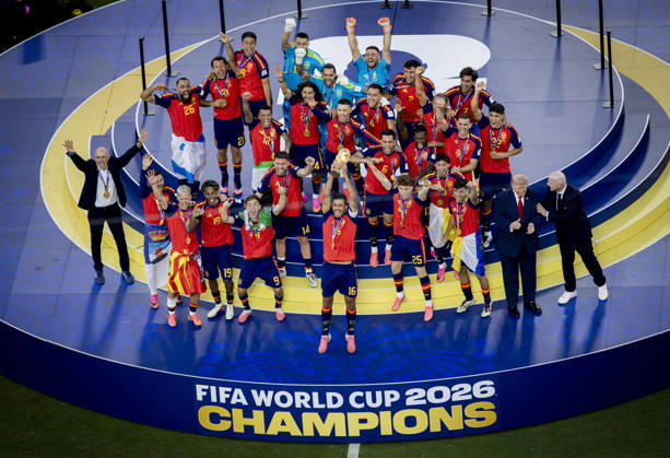 New York, USA 19th Jul 2026. Rodri lifts the trophy. Donald Trump and FIFA President Gianni Infantino watch Spain - Argentina World Cup Final Spanien - Argentinien 19.07.2026