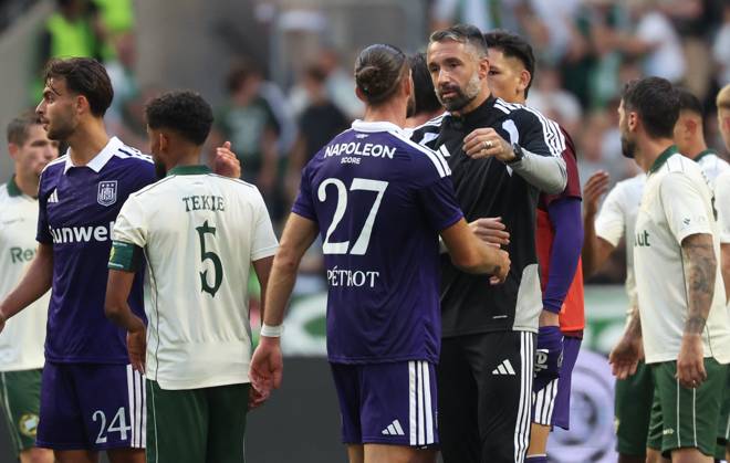 Anderlecht s Leo Petrot and Anderlecht s assistant coach Jeremy Taravel pictured after a soccer game between Swedish Hammarby IF and Belgian RSC Anderlecht, Thursday 23 July 2026 in Stockholm, Sweden, the first leg of the second qualifying round for the UEFA Europa League. VIRGINIExLEFOUR  x181870689x